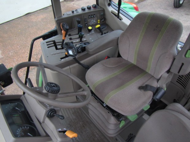 John Deere 6930