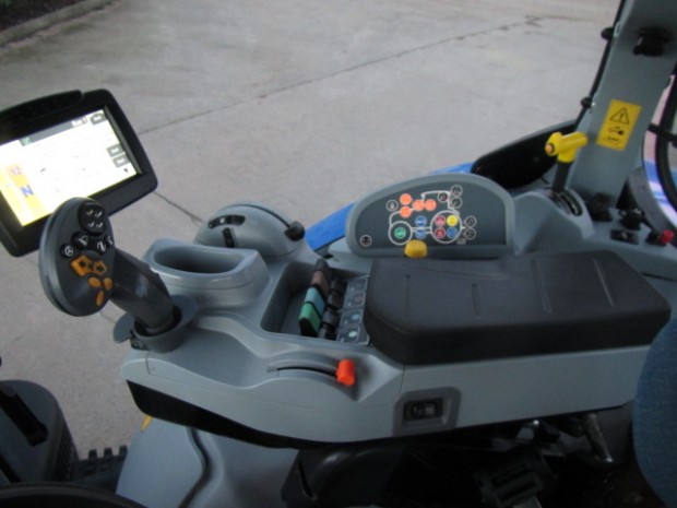 New Holland T7.210