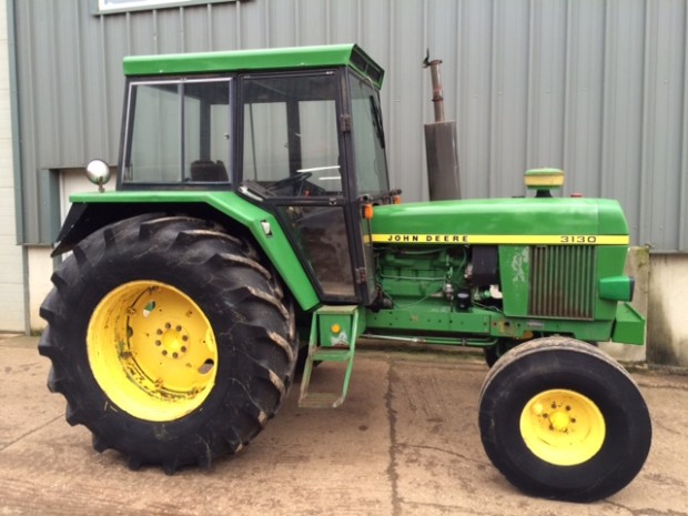 John Deere 3130