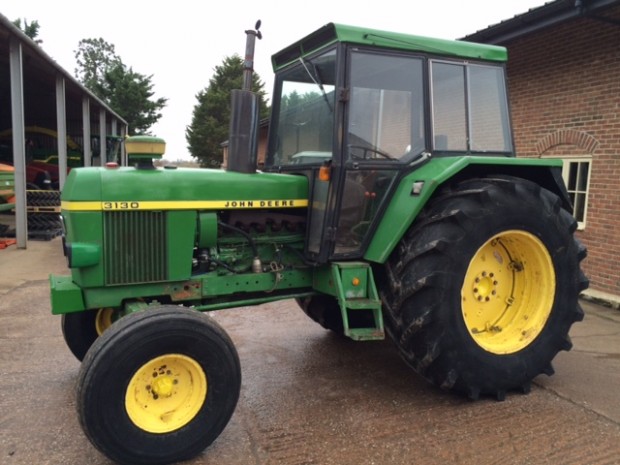 John Deere 3130