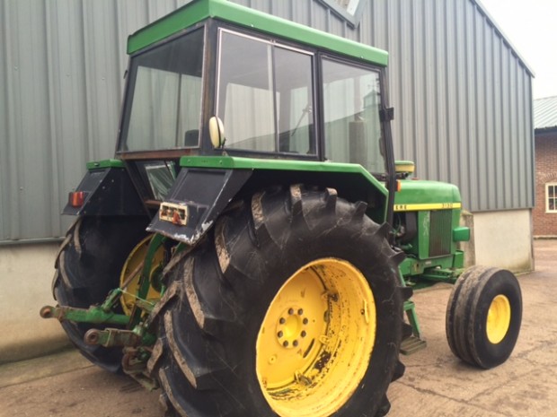 John Deere 3130