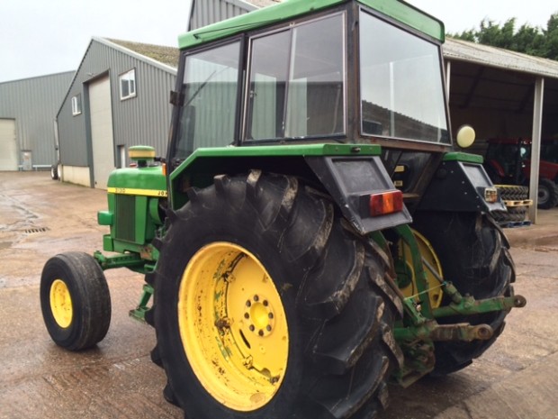 John Deere 3130