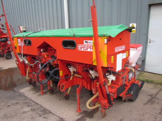 Gaspardo 6 row maize drill