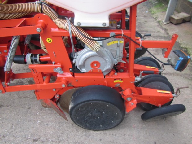 Gaspardo 6 row maize drill