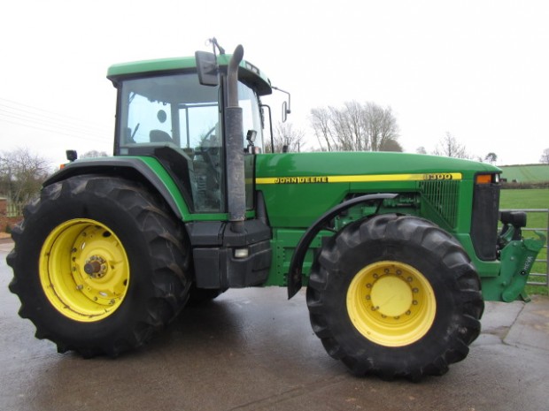 John Deere 8300