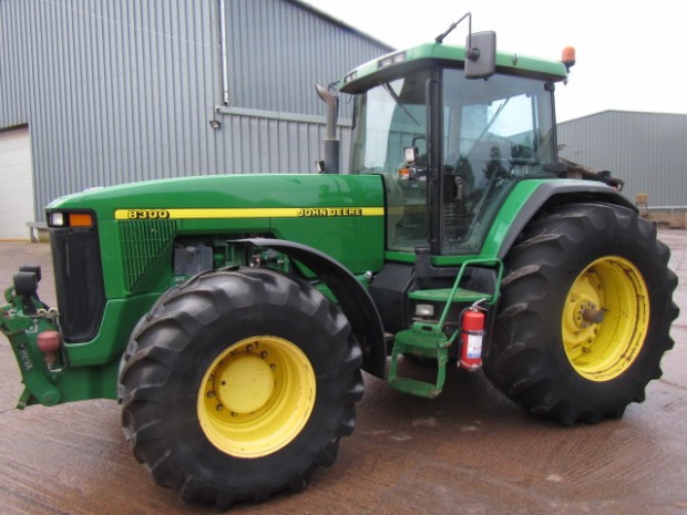John Deere 8300