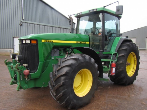 John Deere 8300