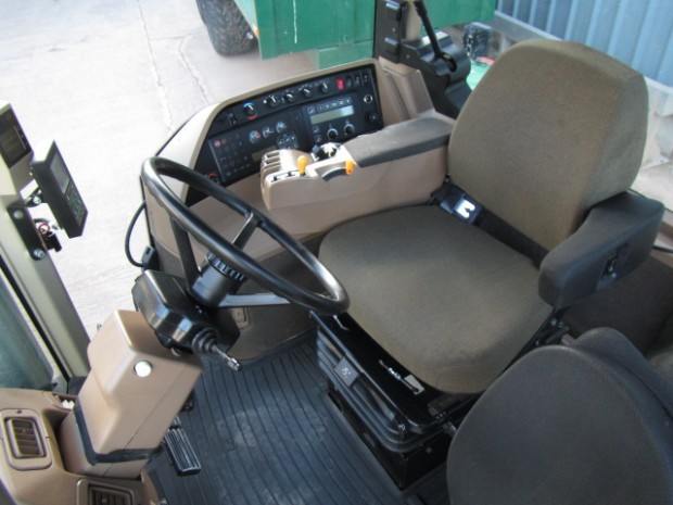 John Deere 8300
