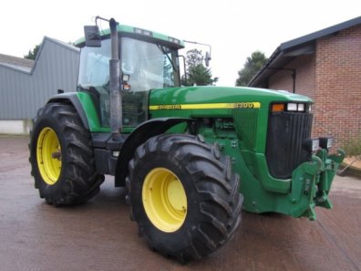 John Deere 8300