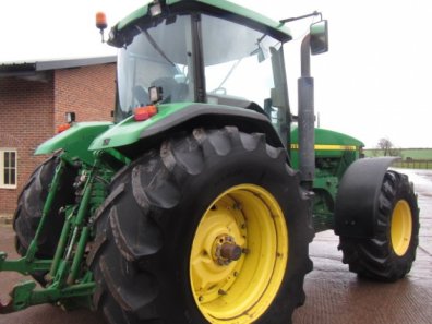 John Deere 8300