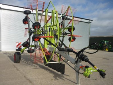 Claas Liner 2800 rake