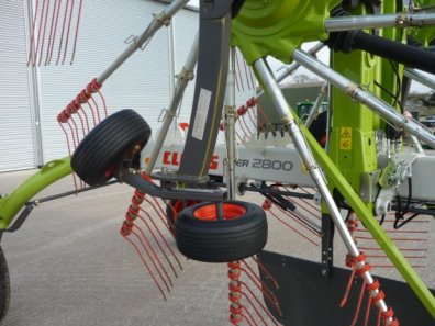 Claas Liner 2800 rake