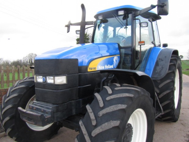 New Holland TM190