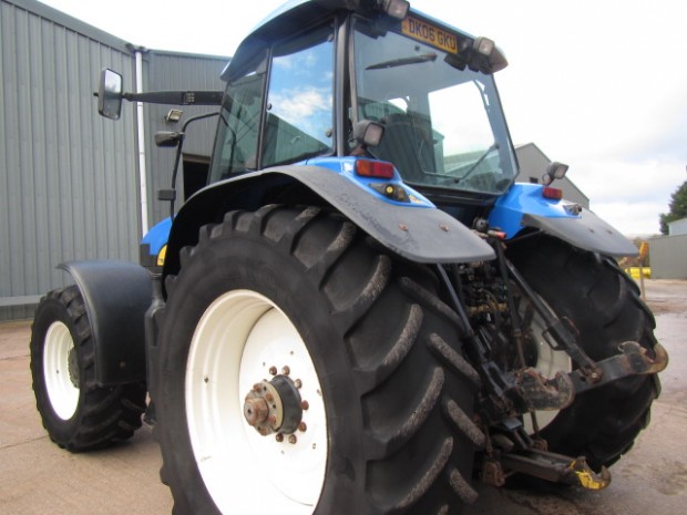 New Holland TM190