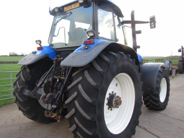 New Holland TM190