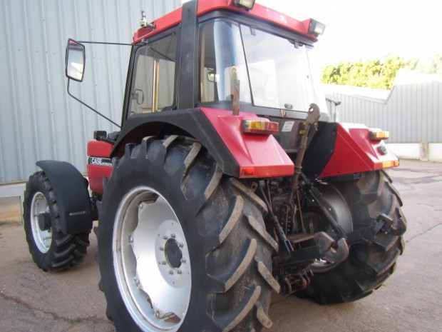 Case 1056 XL