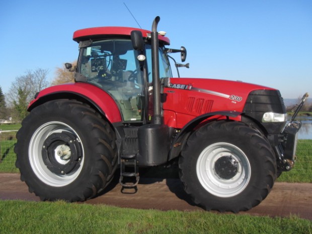Case CVX 230