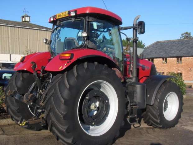 Case CVX 230