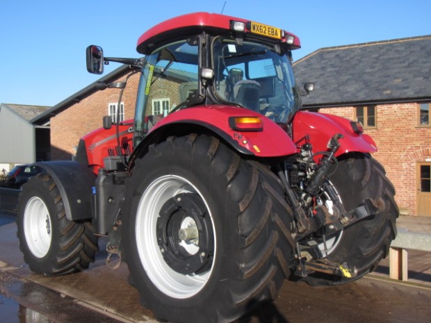 Case CVX 230
