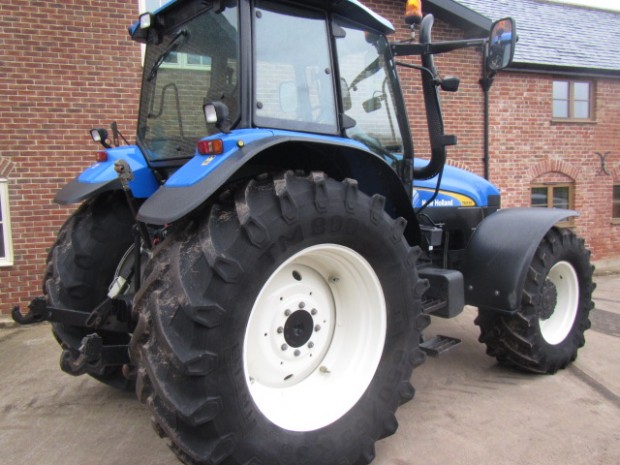 New Holland TM155