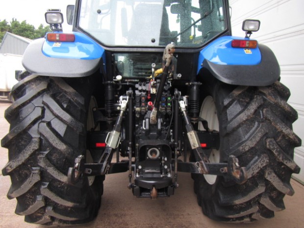 New Holland TM155