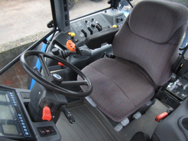 New Holland TM155