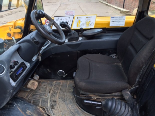 JCB 520-40