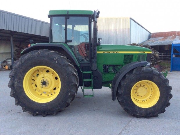 John Deere 7810