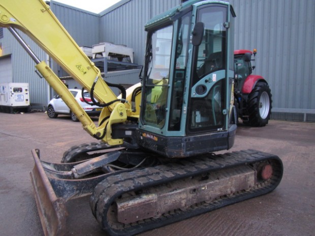 Yanmar VIO75 digger