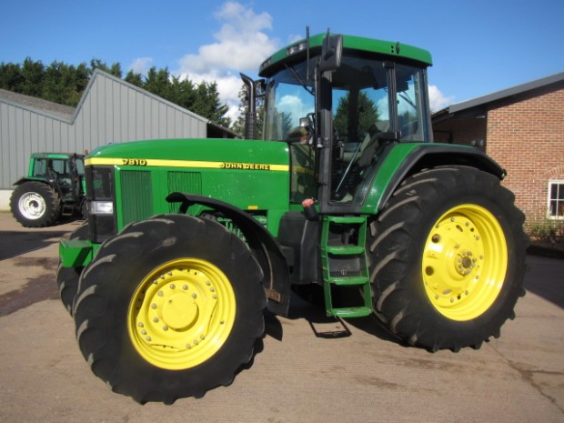 John Deere 7810
