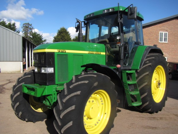 John Deere 7810