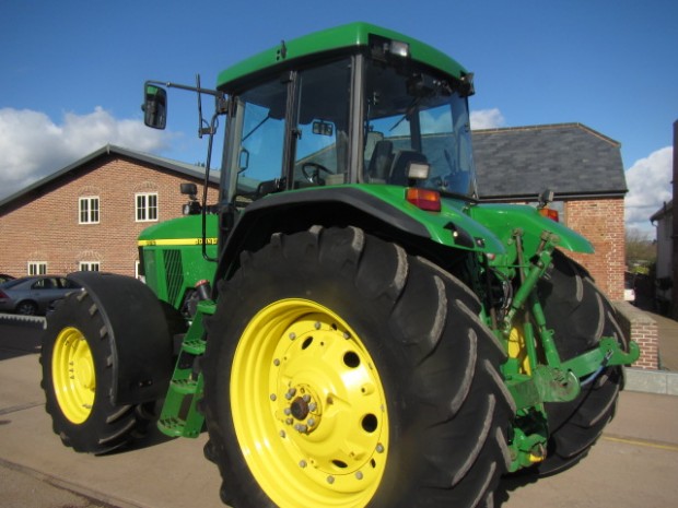 John Deere 7810