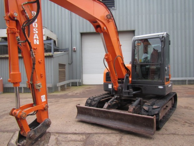 Doosan DX80R