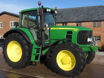 John Deere 6830