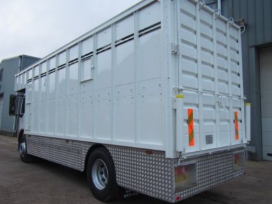 DAF LF 55.220 18 ton cattle lorry