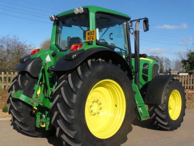 John Deere 7530
