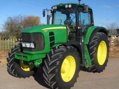 John Deere 7530