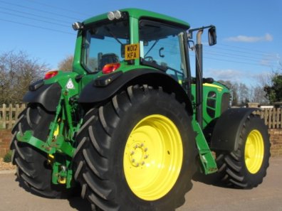 John Deere 7530