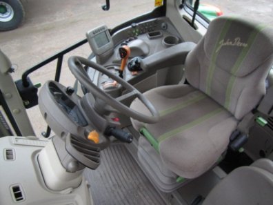 John Deere 7530