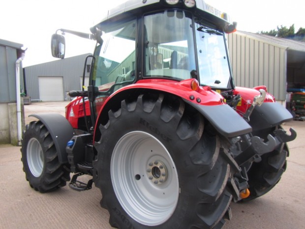 Massey Ferguson 5612