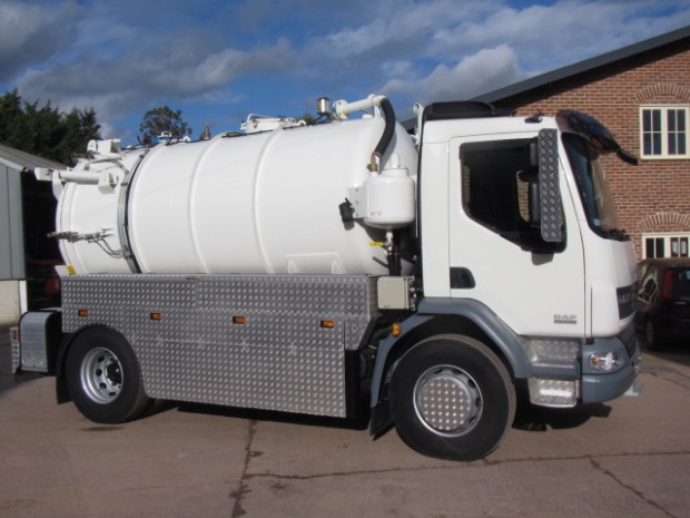 DAF LF 55.220 18 ton tanker