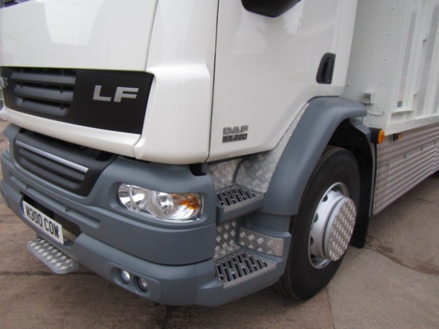 DAF LF 55.220 18 ton cattle lorry