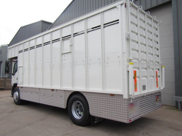 DAF LF 55.220 18 ton cattle lorry