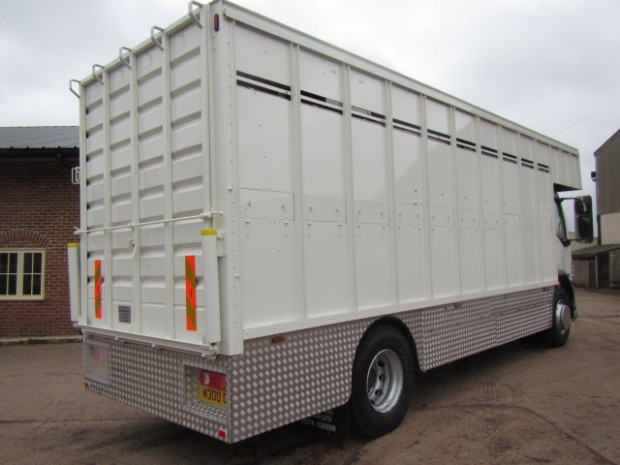 DAF LF 55.220 18 ton cattle lorry
