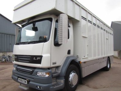 DAF LF 55.220 18 ton cattle lorry