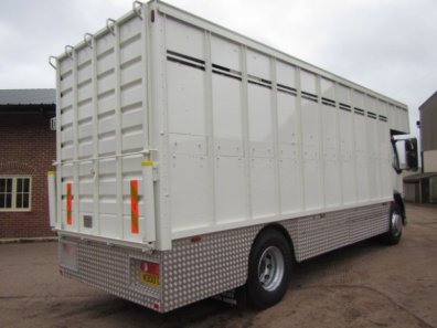DAF LF 55.220 18 ton cattle lorry