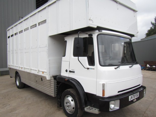 Bedford TL 8-14 cattle lorry