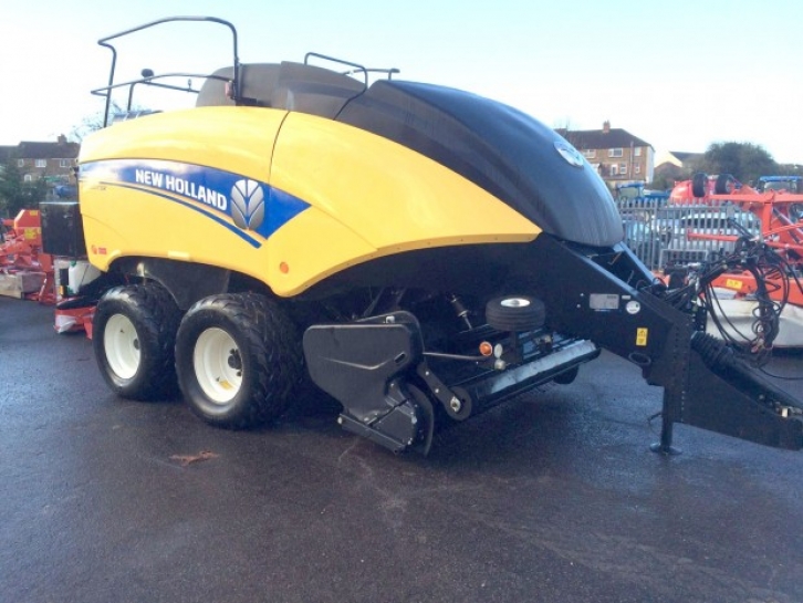 New Holland BB1290 baler