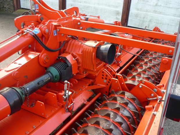Kuhn 5004 power harrow