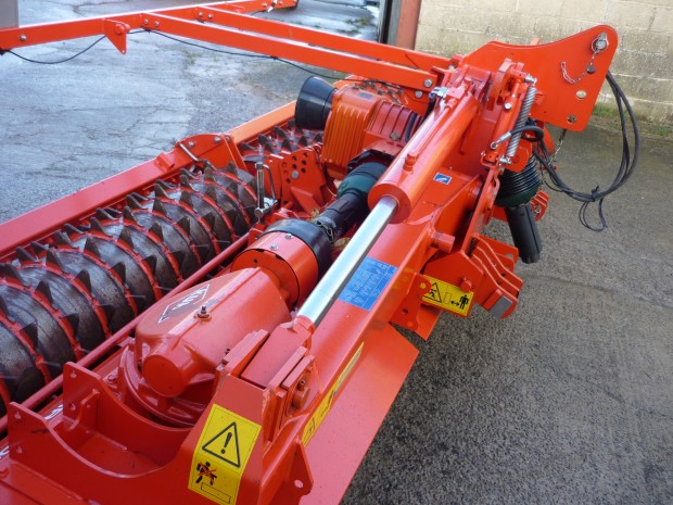 Kuhn 5004 power harrow
